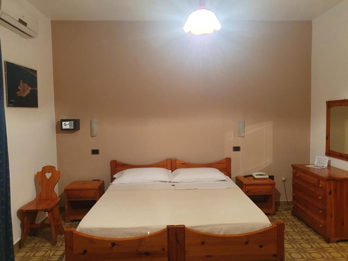 Hotel Annibale Isola Di Capo Rizzuto Exterior photo