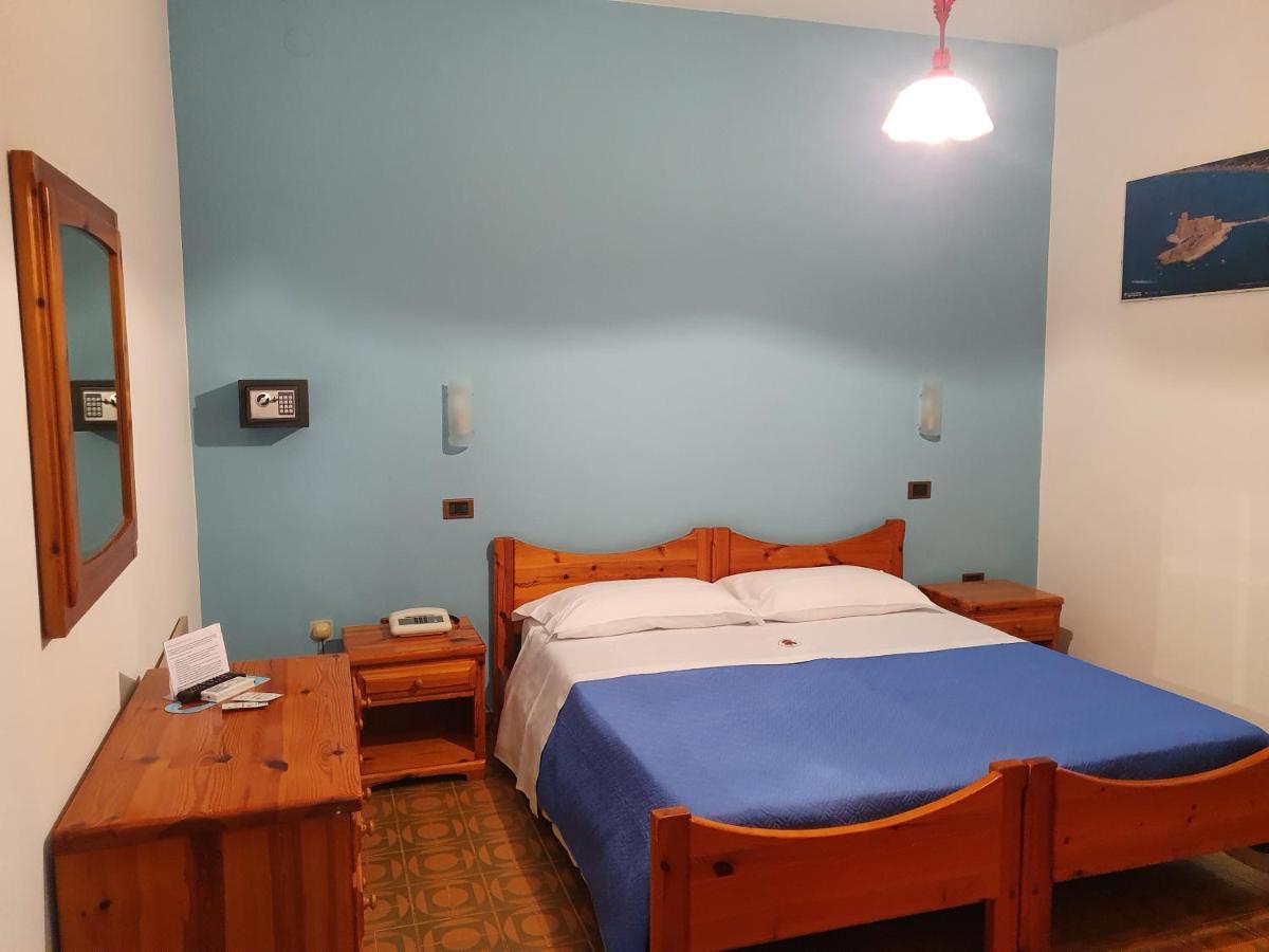 Hotel Annibale Isola Di Capo Rizzuto Exterior photo
