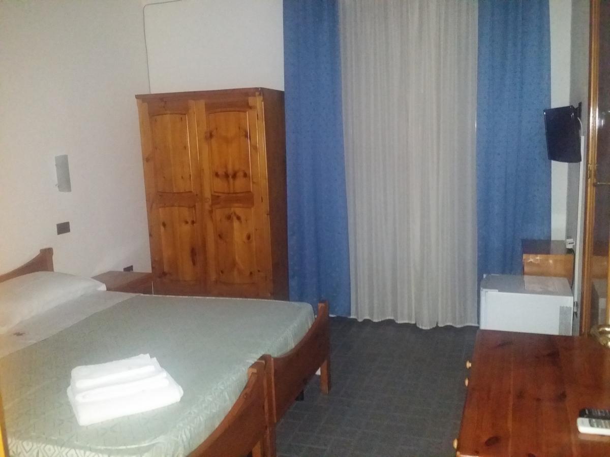 Hotel Annibale Isola Di Capo Rizzuto Exterior photo